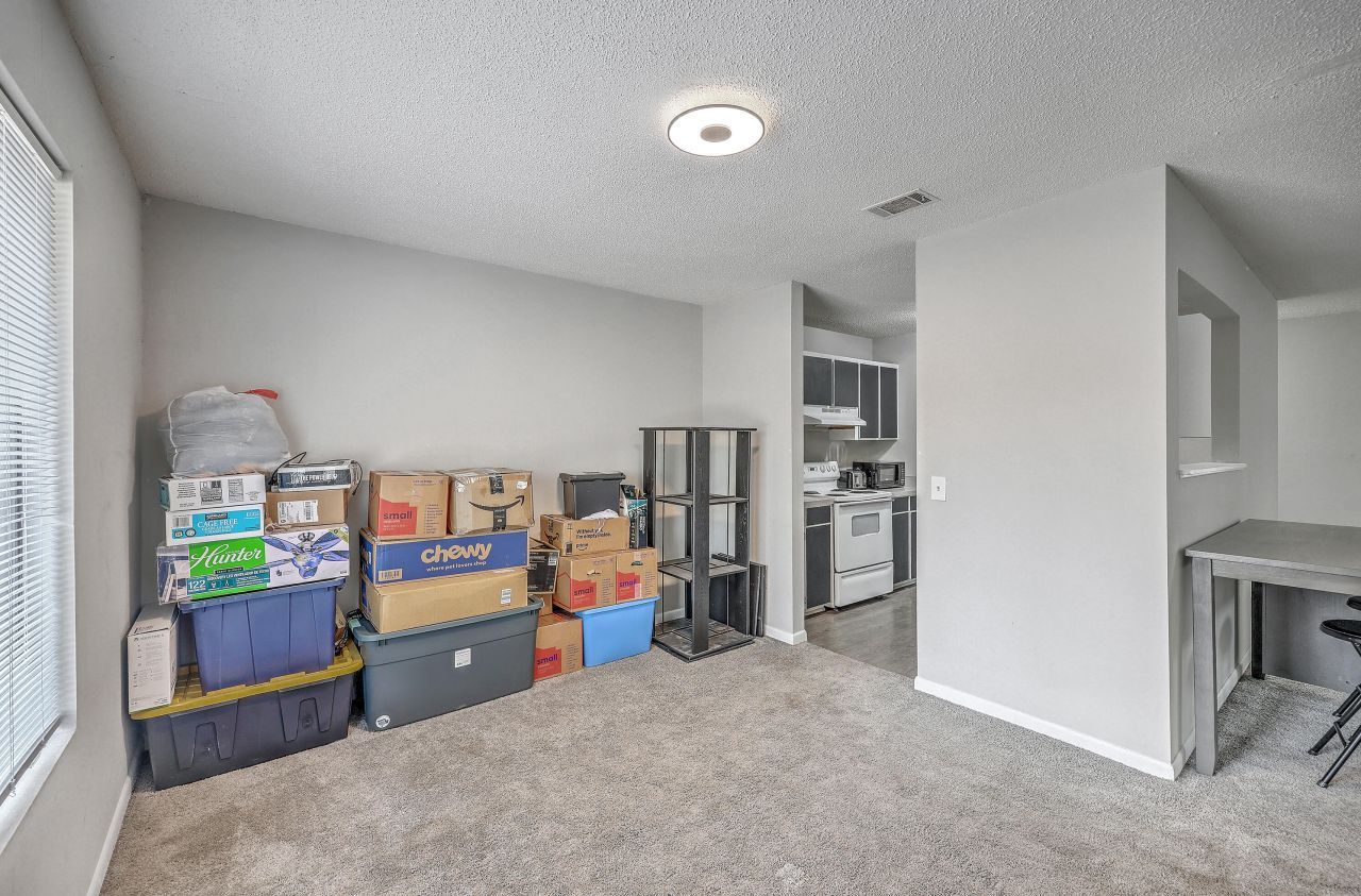 404 Greencastle Drive Photo 11