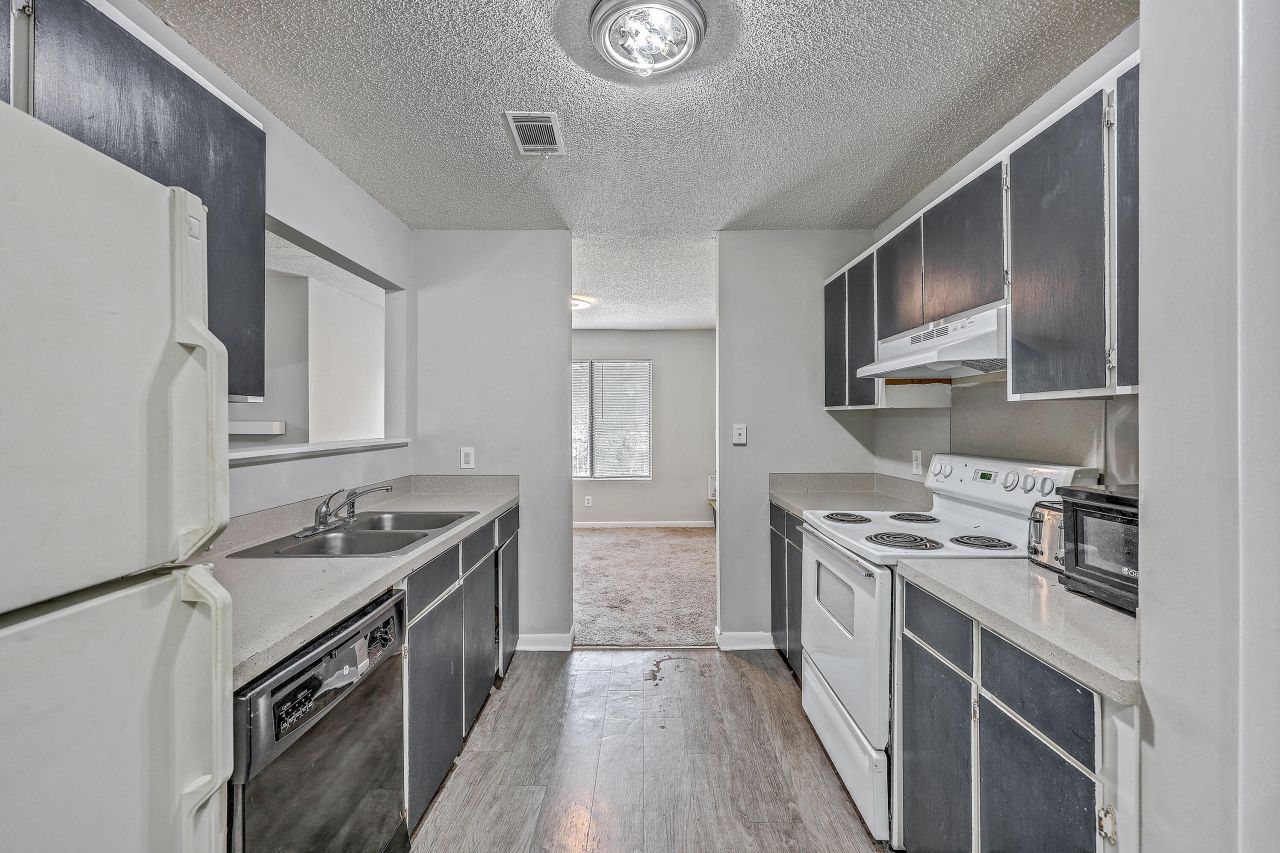 404 Greencastle Drive Photo 15