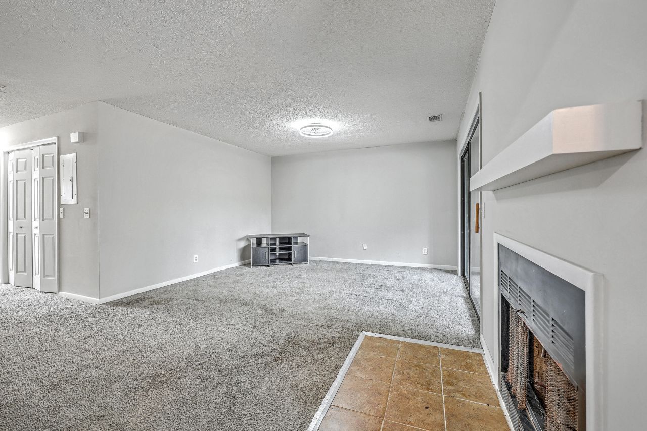 404 Greencastle Drive Photo 7