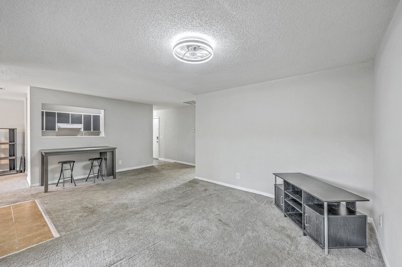 404 Greencastle Drive Photo 8