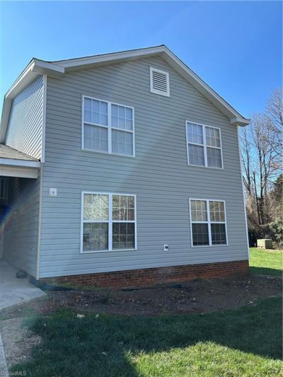 11 Meadowood Glen Way, Unit B, Greensboro, NC 27409 Main Photo