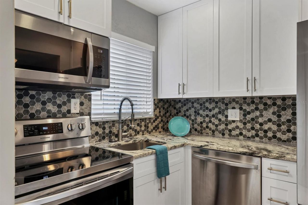 1714 69th Avenue W, Unit B408, Bradenton, FL 34207 Photo