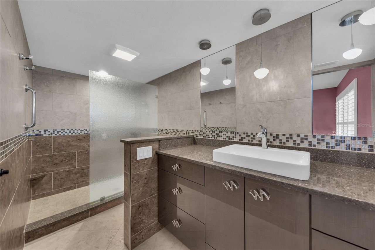 4420 Exeter Drive, Unit 307, Longboat Key, FL 34228 Photo