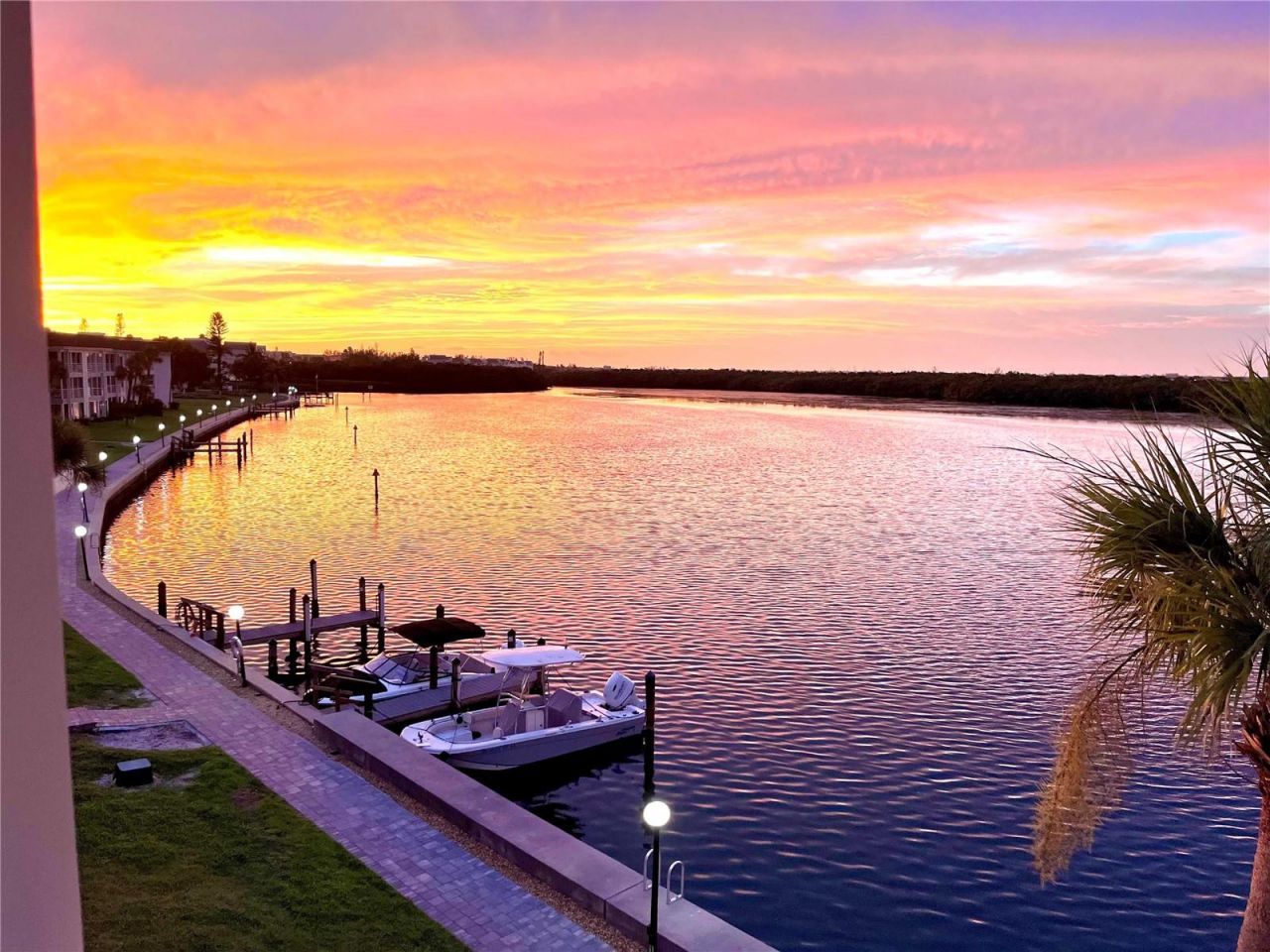 4420 Exeter Drive, Unit 307, Longboat Key, FL 34228 Photo