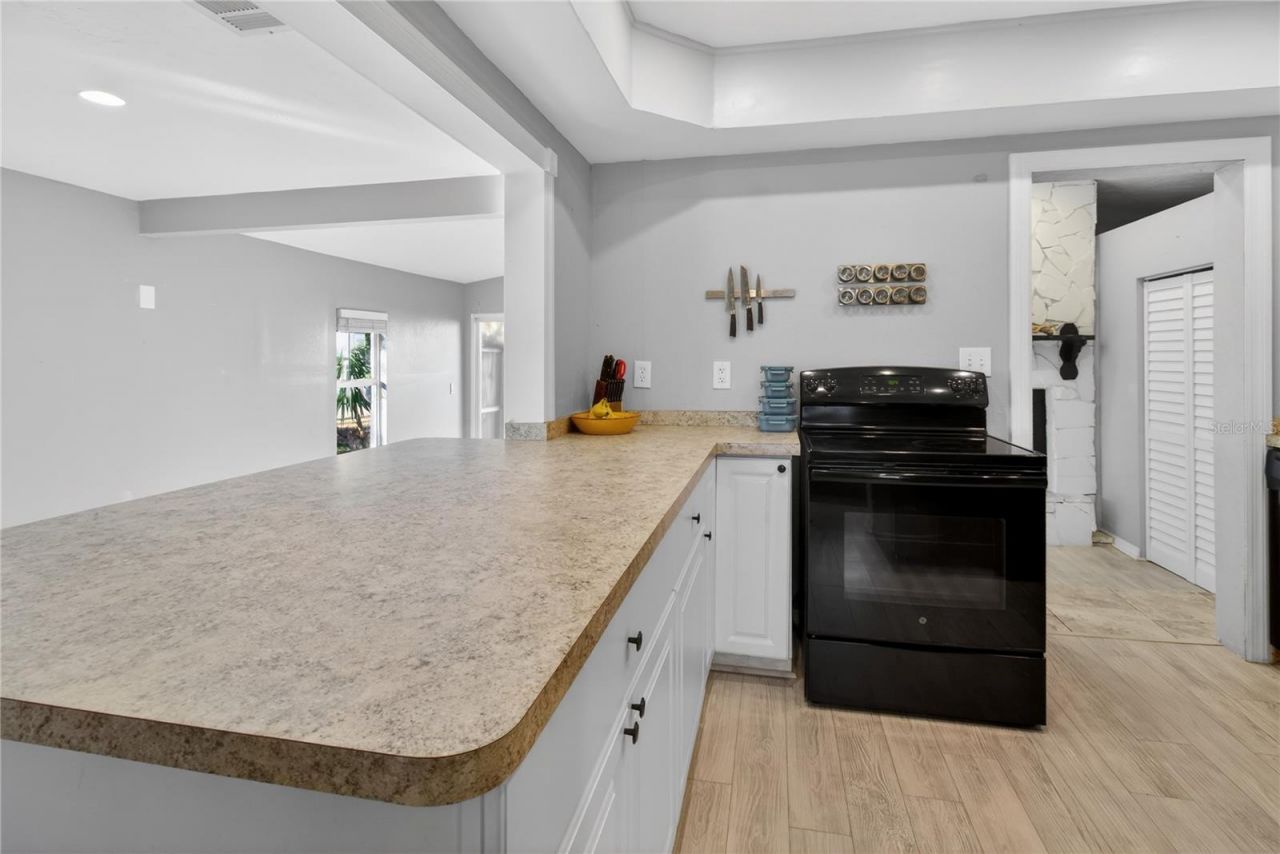 5021 37th Avenue N, Saint Petersburg, FL 33710 Photo