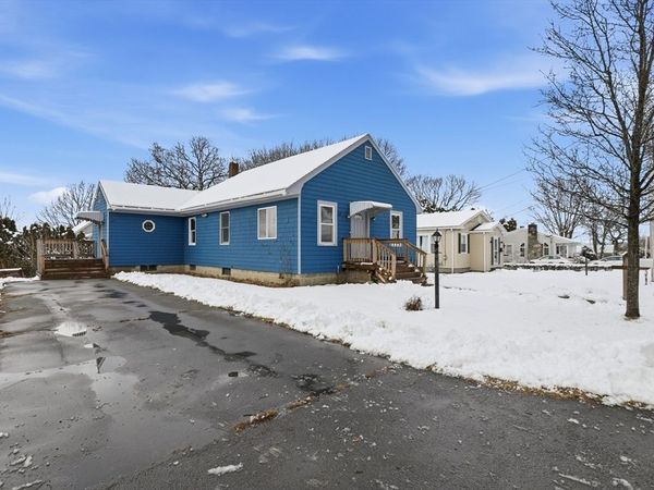 14 Sycamore, Fairhaven, MA 02719