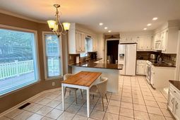 5492 Altamaha Drive photo 4