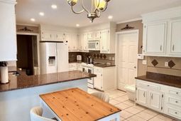 5492 Altamaha Drive photo 4