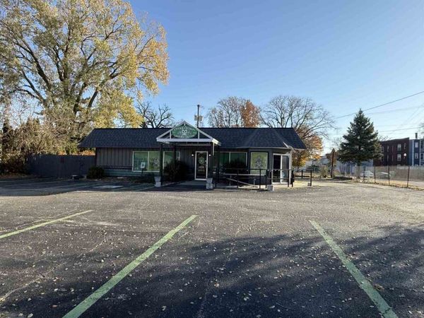 1301 N Harrison St Street, Davenport, IA 52803