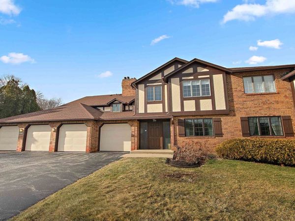 13212 S Oak Hills Parkway, Unit 1A, Palos Heights, IL 60463