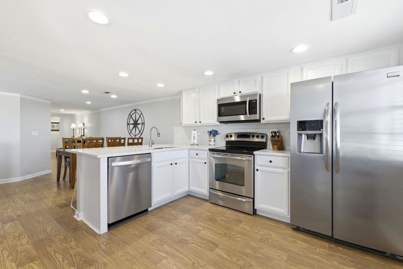 5105 Ocean Blvd. N Photo 10