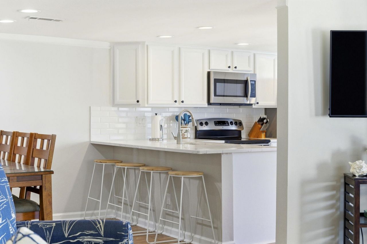 5105 Ocean Blvd. N Photo 11