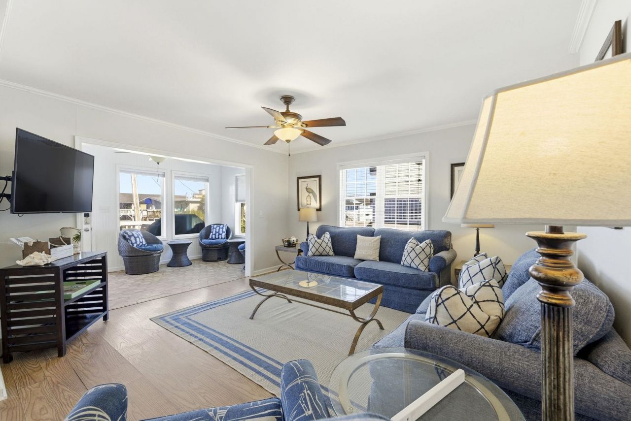 5105 Ocean Blvd. N Photo 7