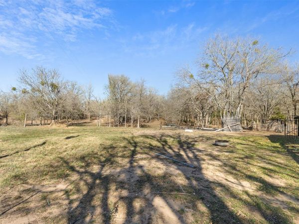 346 Village CV, Dale, TX 78616