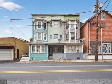 19 E PATTERSON STREET, LANSFORD, PA 18232