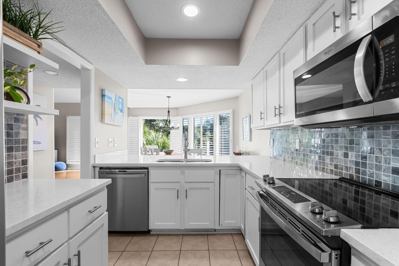 777 Spinnaker Beachhouses Photo 17