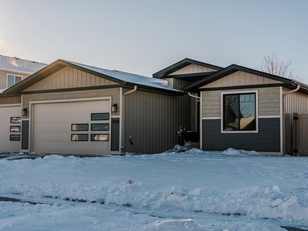 3028 Ridge Drive E, West Fargo, ND 58078