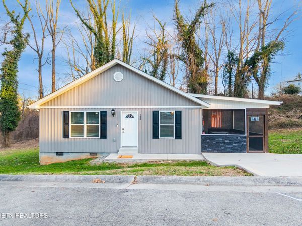 105 Waddell Place, Oak Ridge, TN 37830