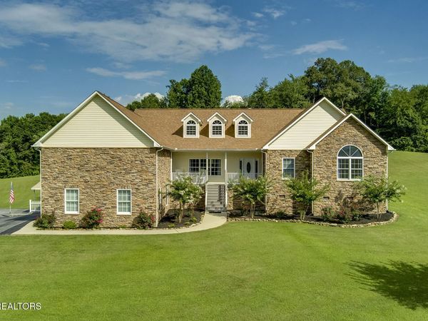 512 Caney Creek Rd, Harriman, TN 37748