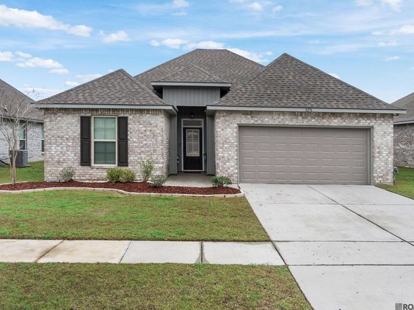 8256 Sweetgum Dr, Gonzales, LA 70737