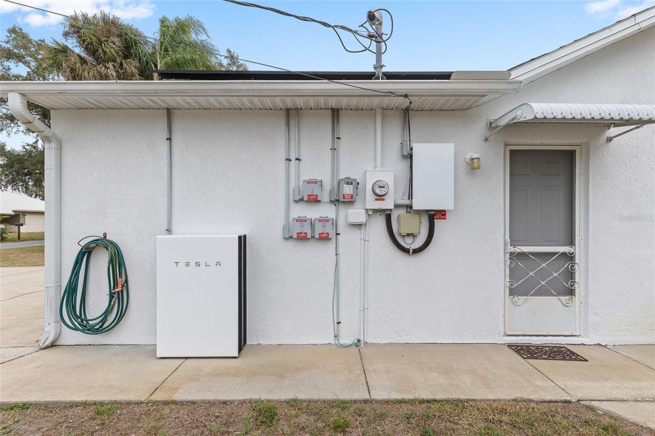 716 Francis Avenue, New Smyrna Beach, FL 32168 Photo