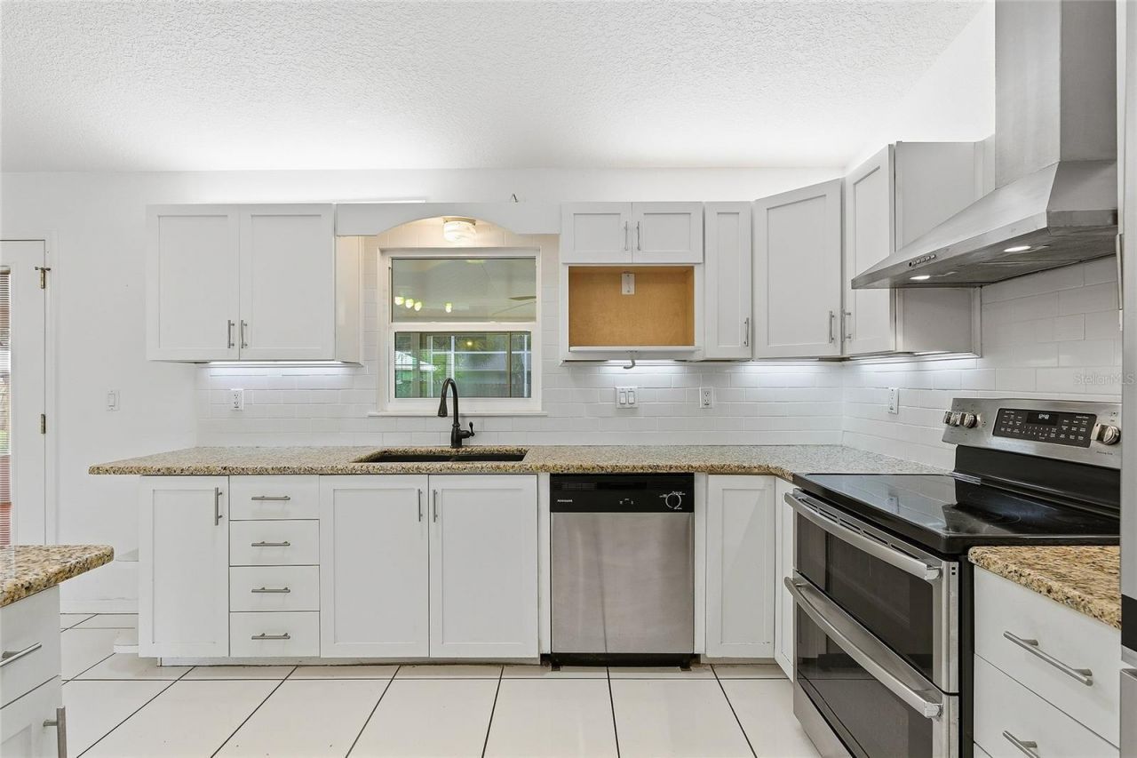 716 Francis Avenue, New Smyrna Beach, FL 32168 Photo