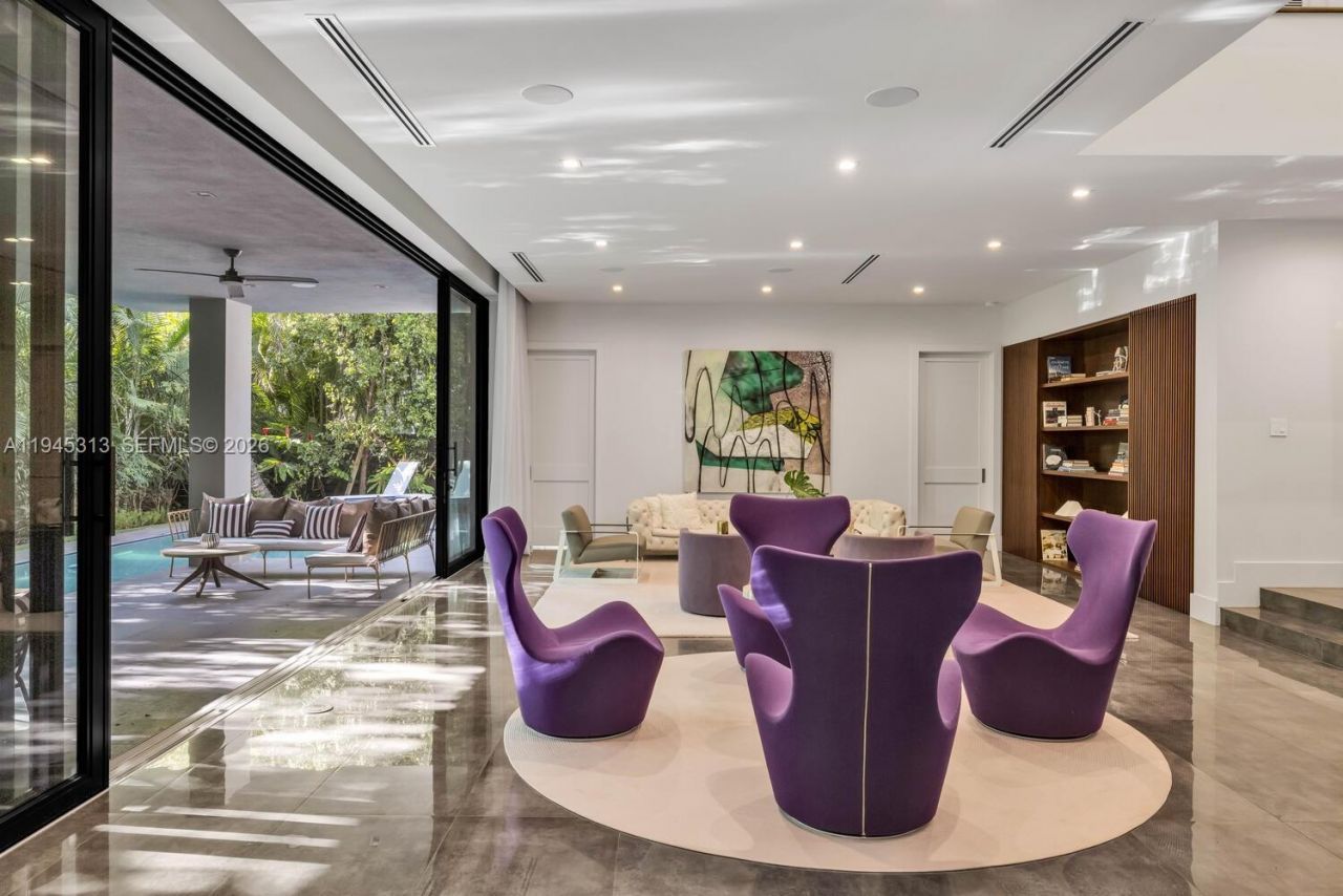 3232 Emathla St , Miami, FL 33133 Photo