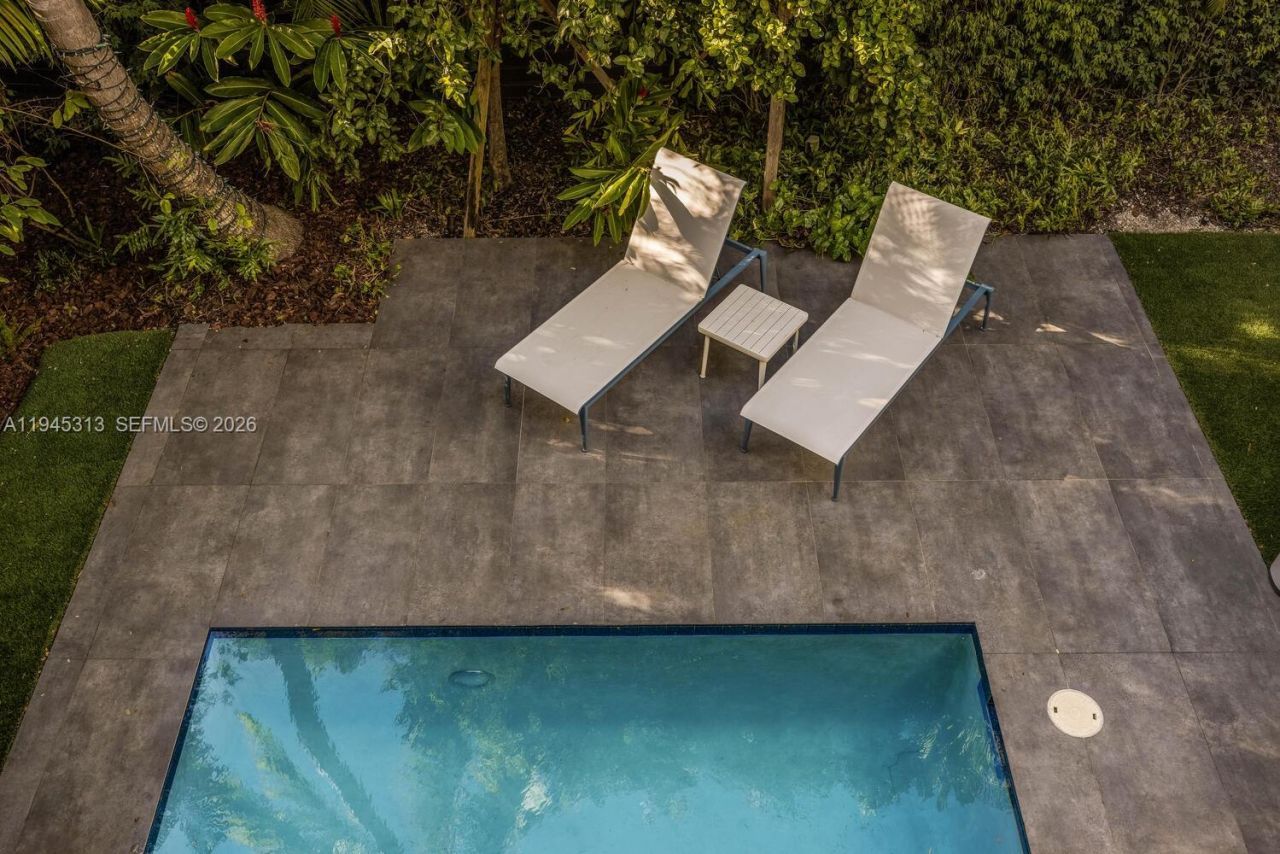 3232 Emathla St , Miami, FL 33133 Photo