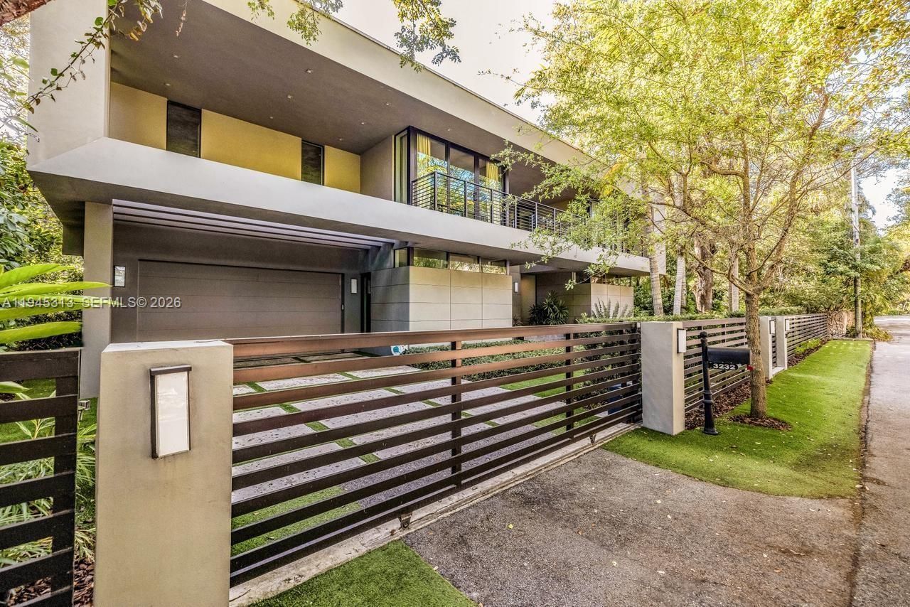 3232 Emathla St , Miami, FL 33133 Photo