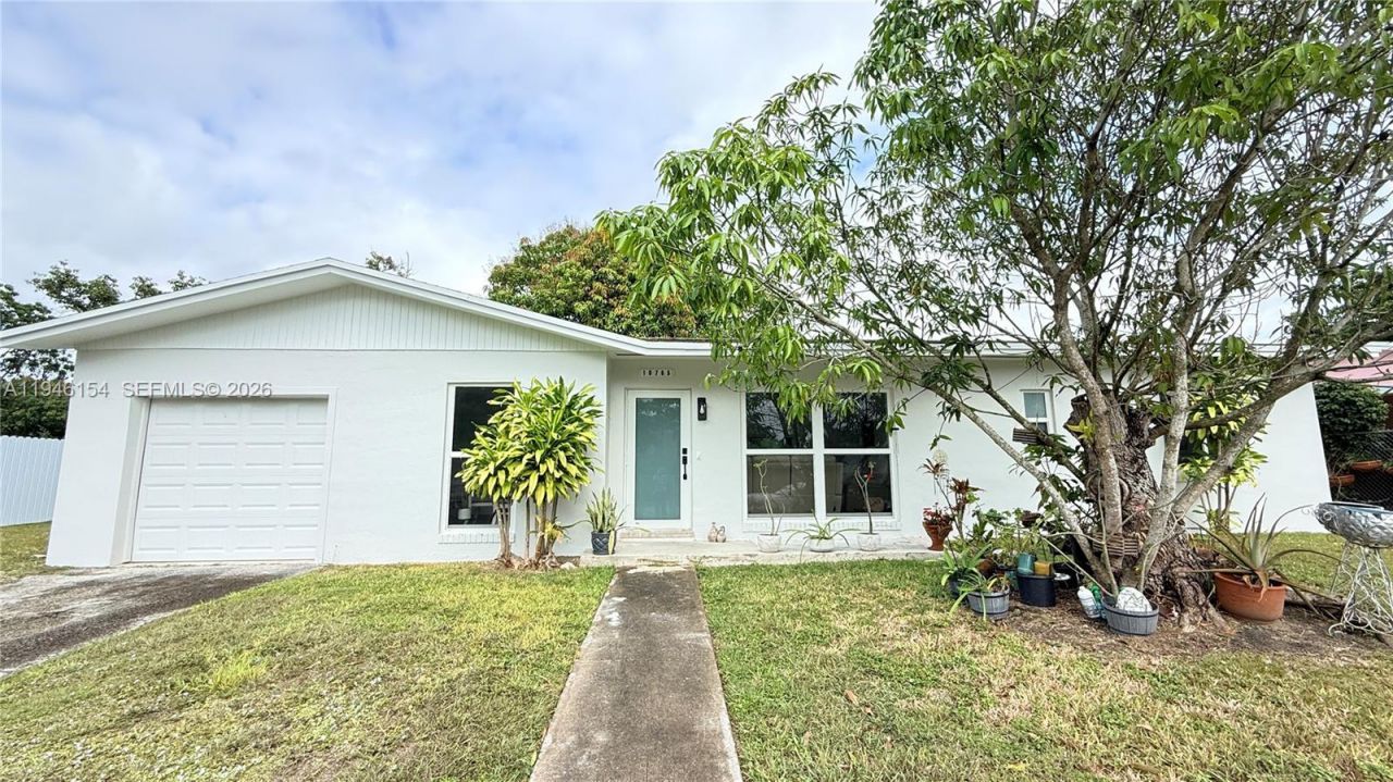 10765 SW 155th Ter, Miami, FL 33157 Photo