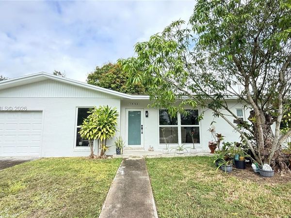 10765 SW 155th Ter, Miami, FL 33157