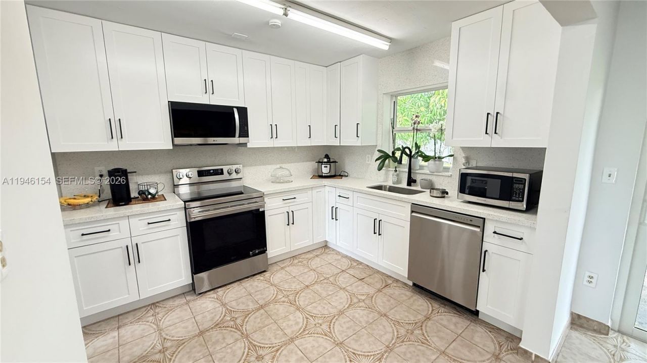 10765 SW 155th Ter, Miami, FL 33157 Photo