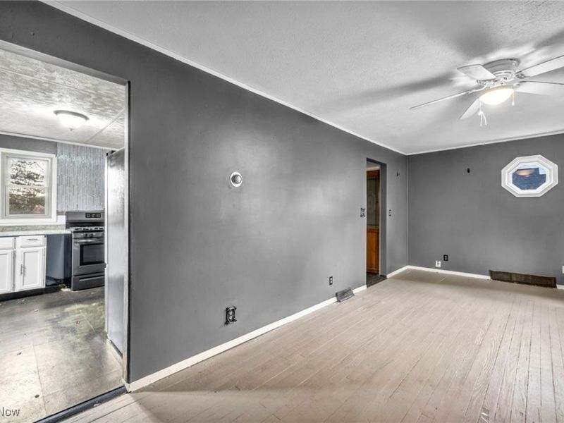 12908 Shadyway Road, Garfield Heights, OH 44125 Photo 11