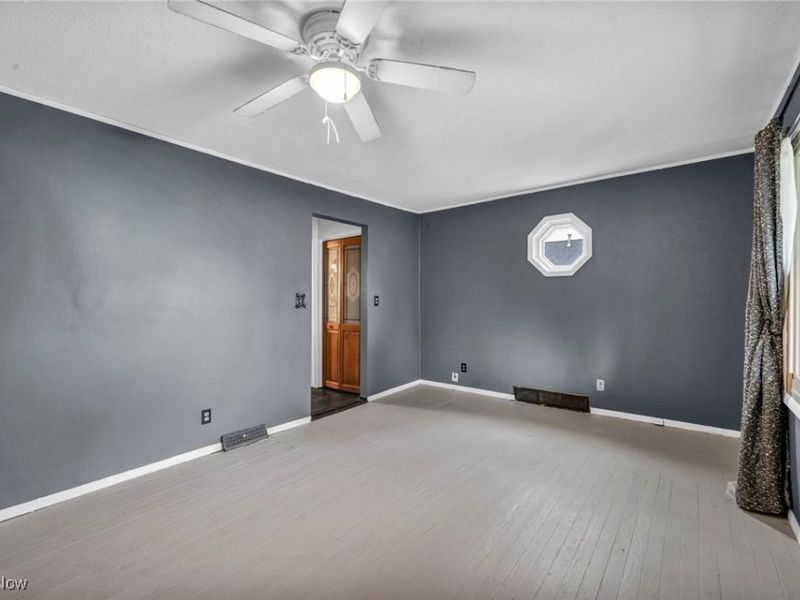12908 Shadyway Road, Garfield Heights, OH 44125 Photo 9