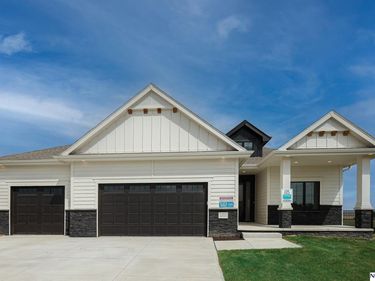 12715 S 79 Street, Papillion, NE 68046