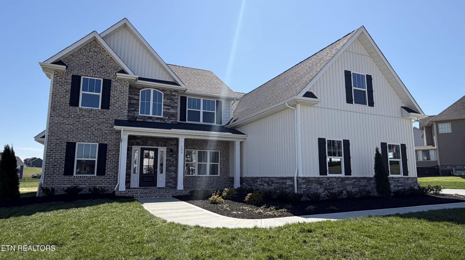 103 Checkerberry Rd, Oak Ridge, TN 37830 Main Photo