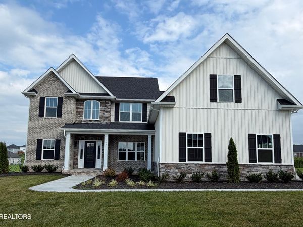103 Checkerberry Rd, Oak Ridge, TN 37830