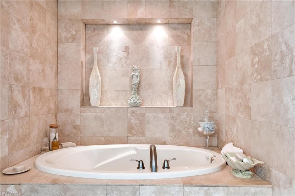 265 Indies Way, Unit 802, Naples, FL 34110 Photo