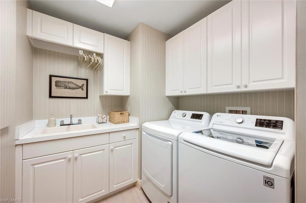265 Indies Way, Unit 802, Naples, FL 34110 Photo