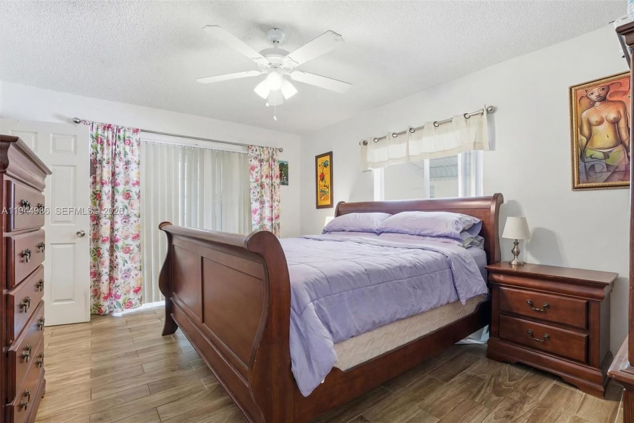 9417 NW 70th Pl, Tamarac, FL 33321 Photo