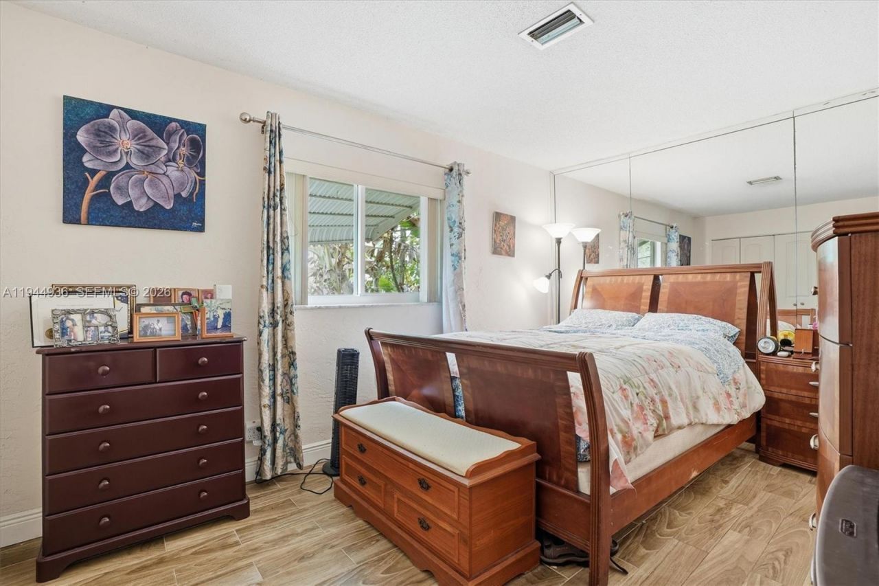 9417 NW 70th Pl, Tamarac, FL 33321 Photo