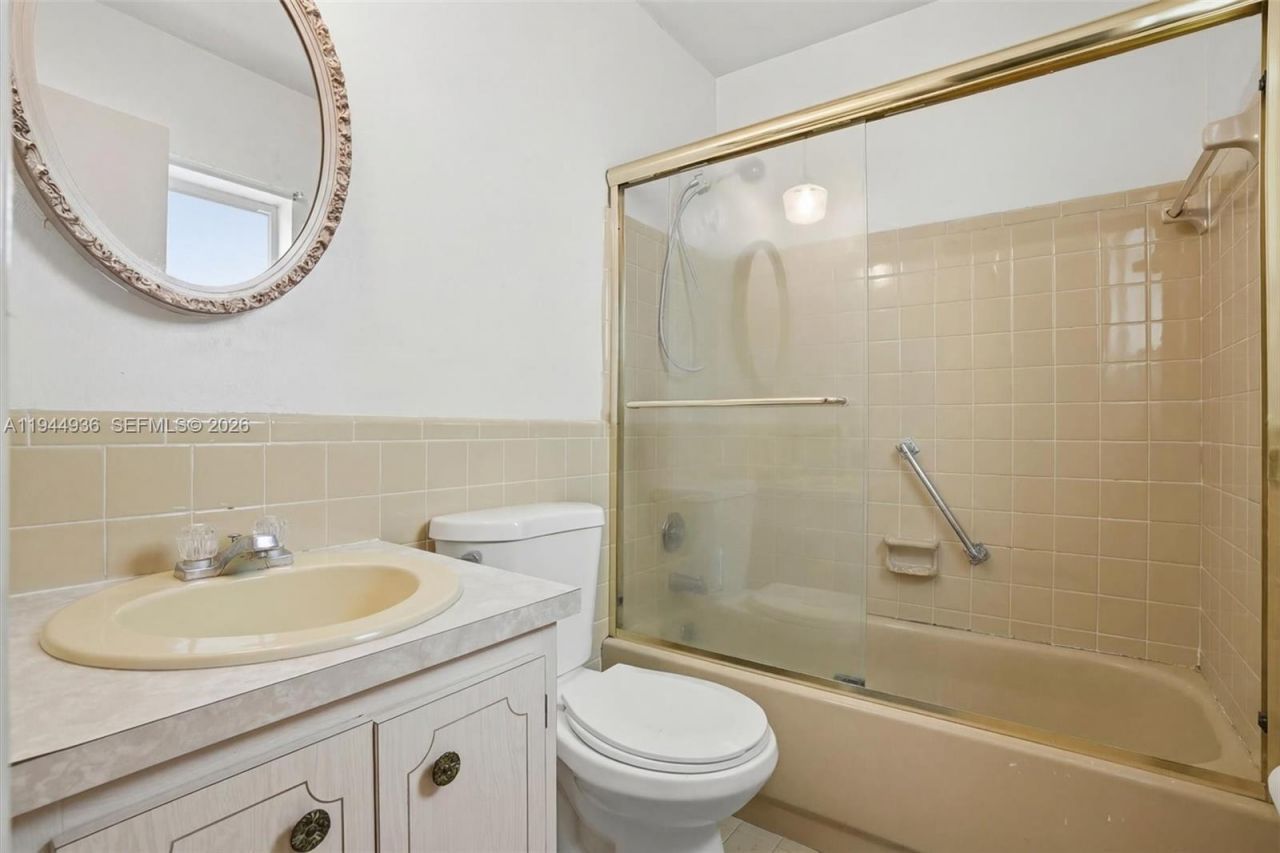 9417 NW 70th Pl, Tamarac, FL 33321 Photo