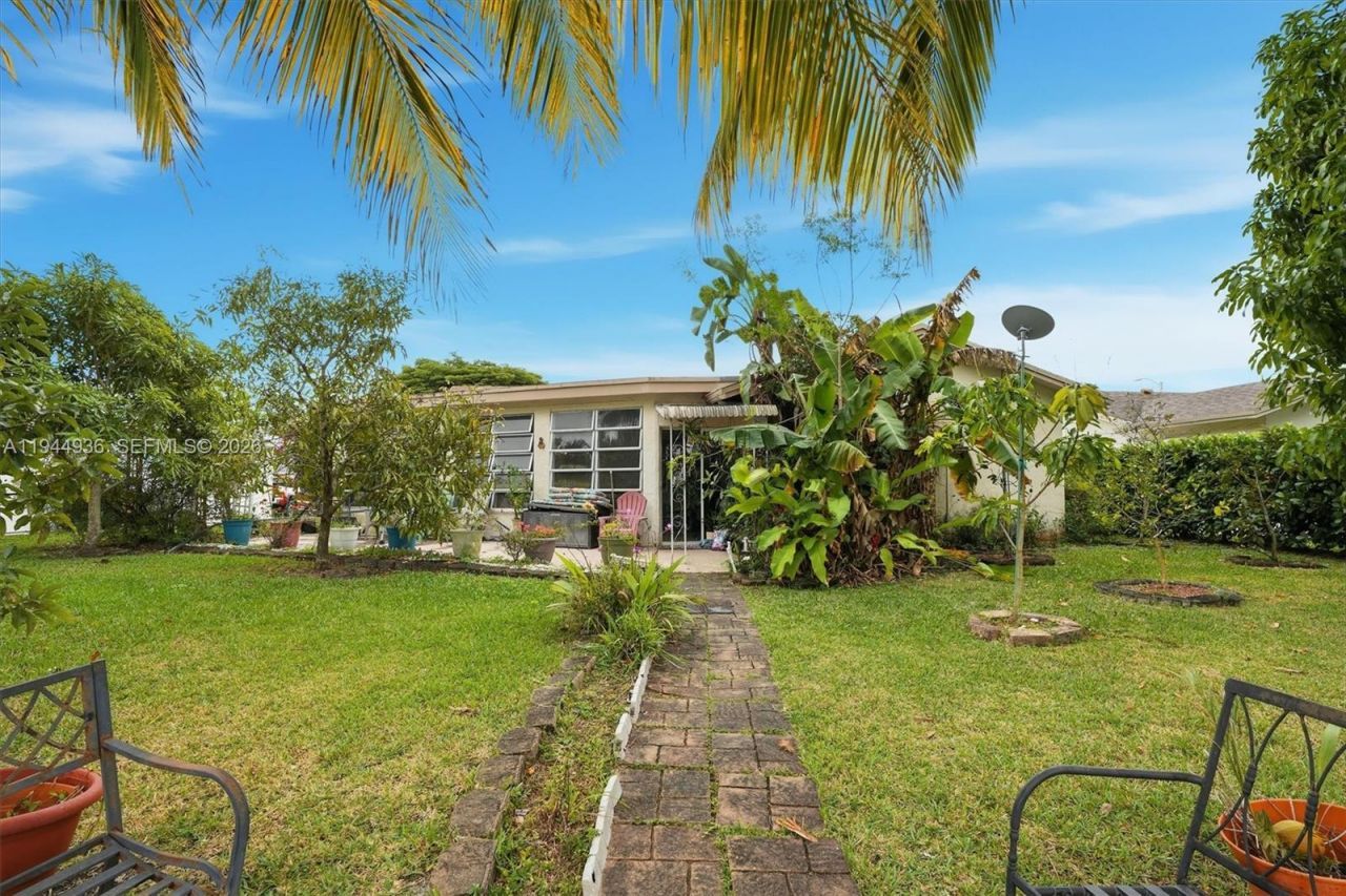 9417 NW 70th Pl, Tamarac, FL 33321 Photo