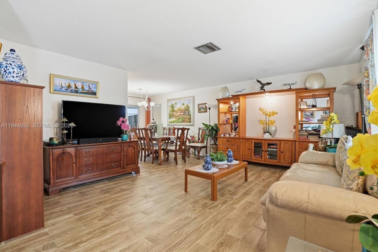 9417 NW 70th Pl, Tamarac, FL 33321 Photo