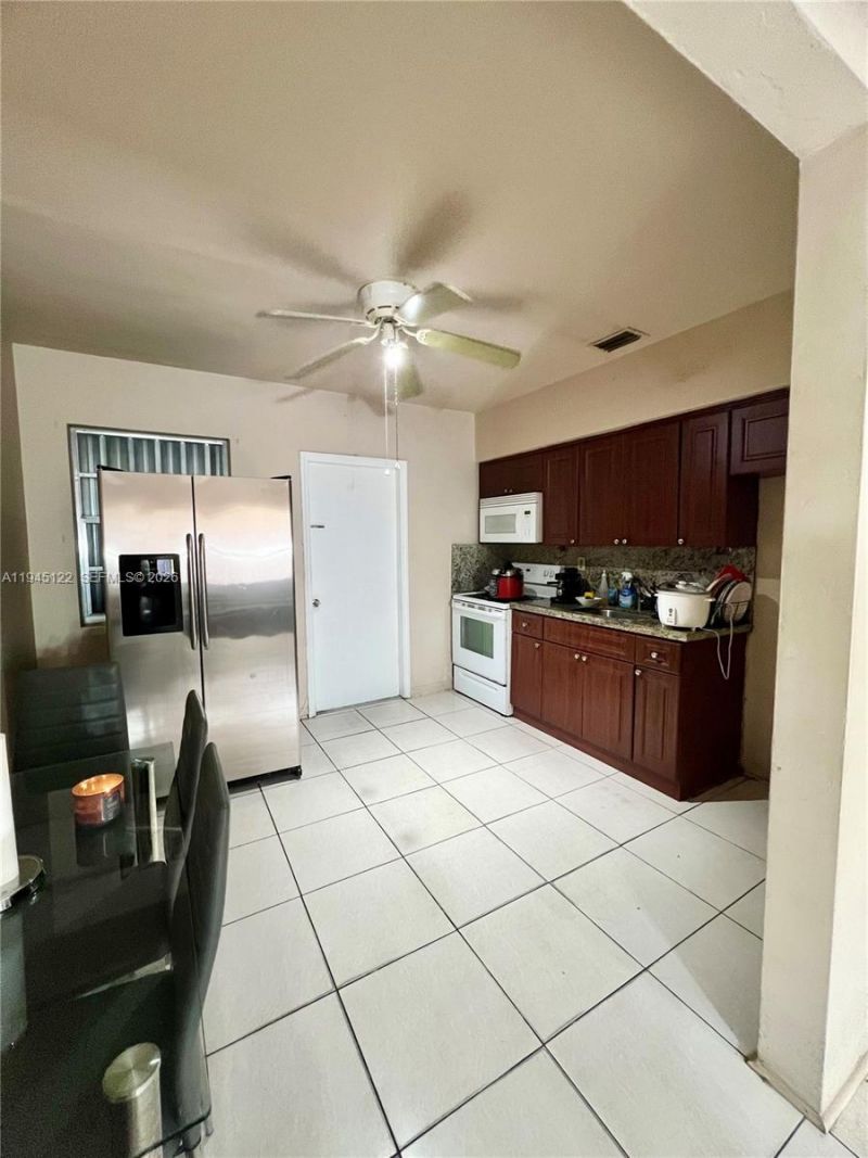 2651 W 12th Ave, Hialeah, FL 33010 Photo