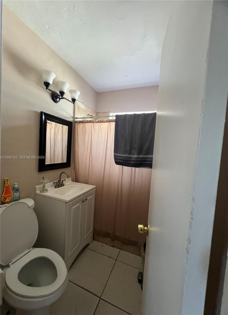 2651 W 12th Ave, Hialeah, FL 33010 Photo