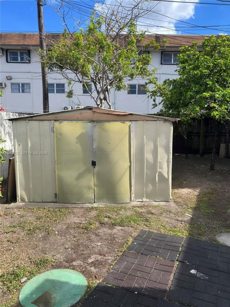 2651 W 12th Ave, Hialeah, FL 33010 Photo