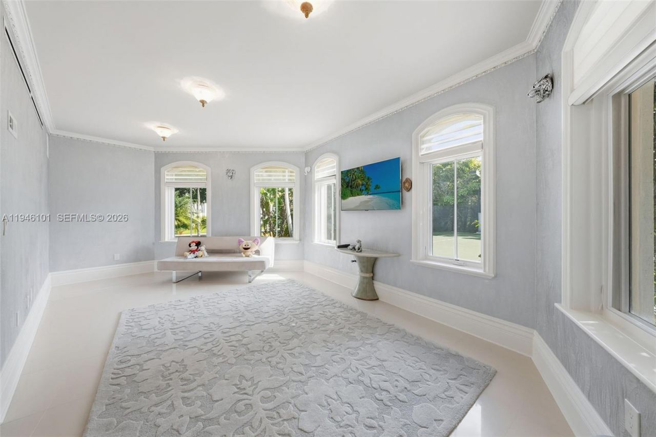 680 Golden Beach Dr , Golden Beach, FL 33160 Photo