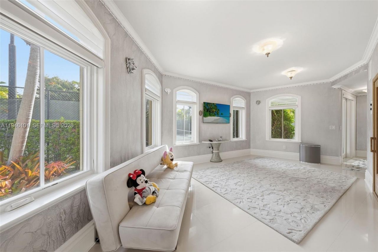 680 Golden Beach Dr , Golden Beach, FL 33160 Photo