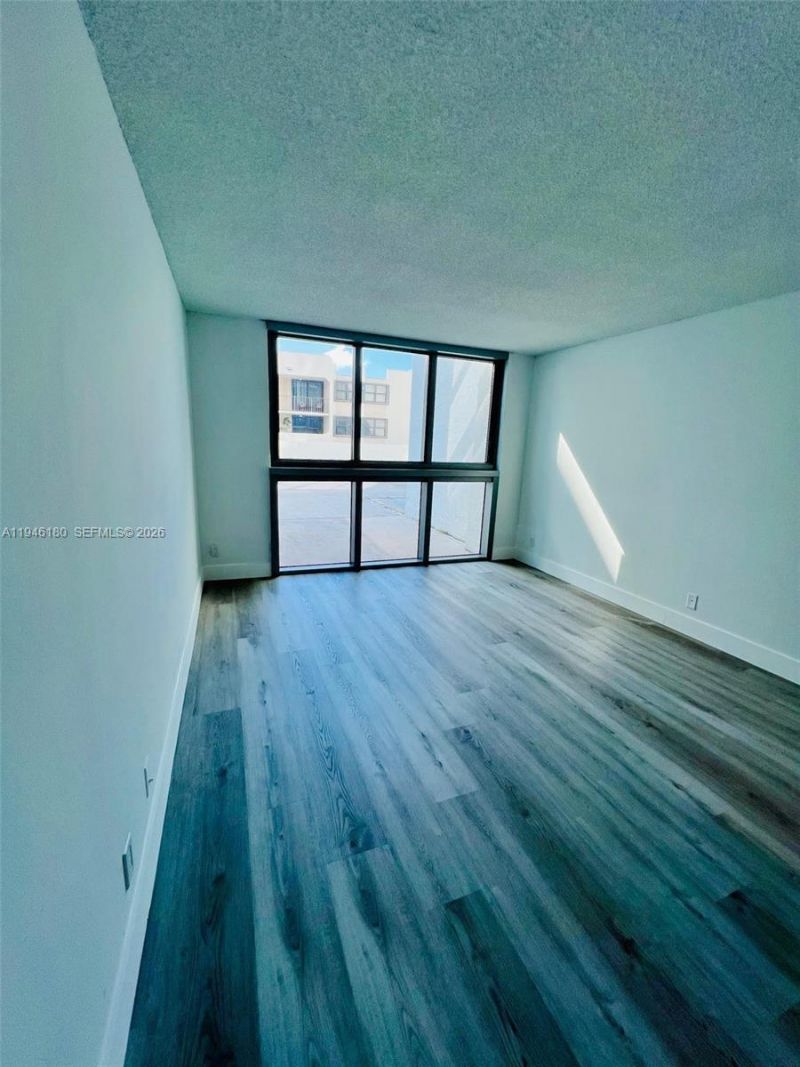 2655 Collins Ave, Unit 406, Miami Beach, FL 33140 Photo